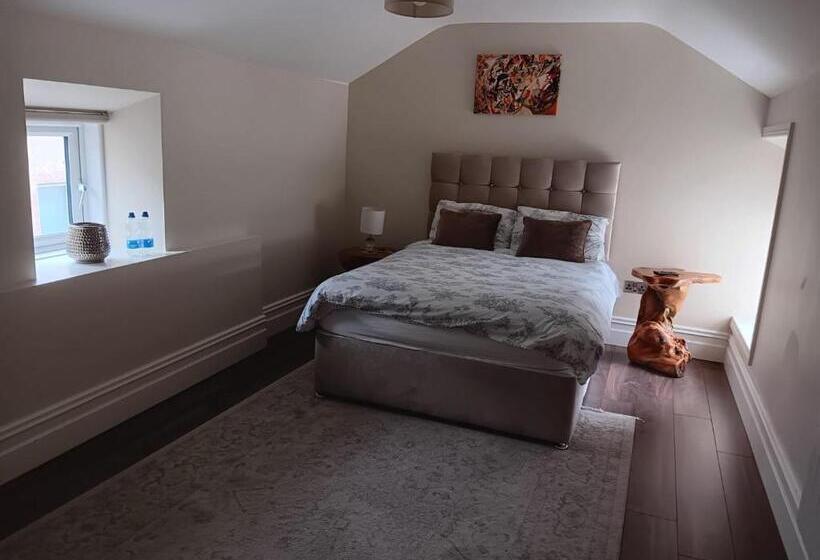 Standard room with outdoor bath, The Lodge