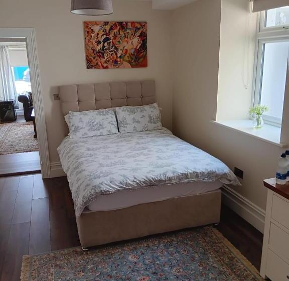 침실 1개 주택, The Lodge