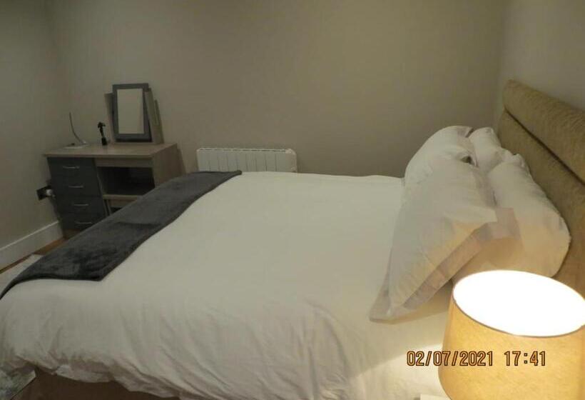 침실 2개 아파트, The Lodge