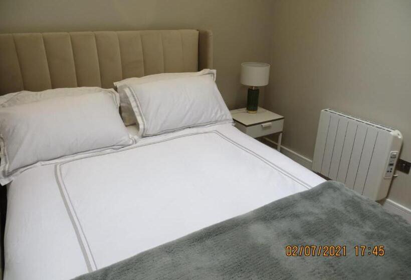 침실 2개 아파트, The Lodge