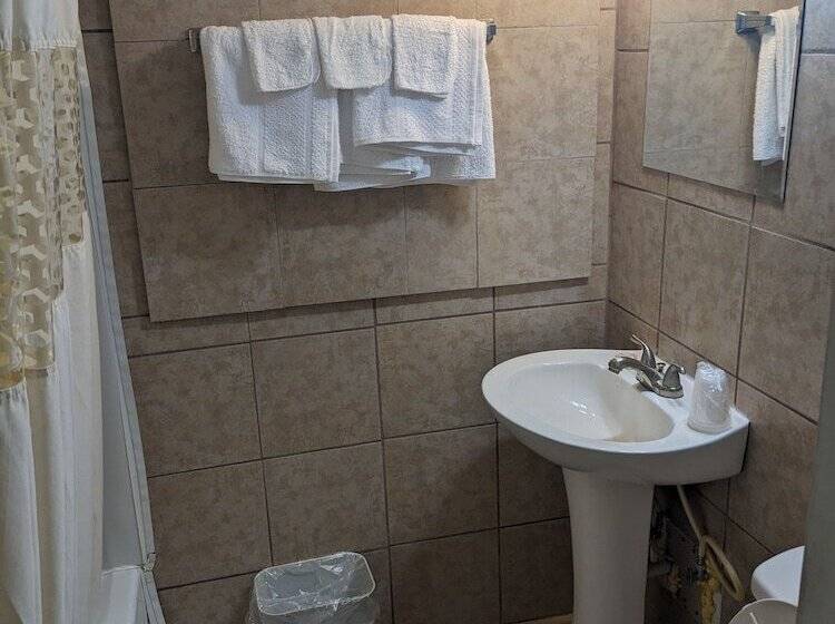 اتاق لوکس یک تخته, Rainbow Motel