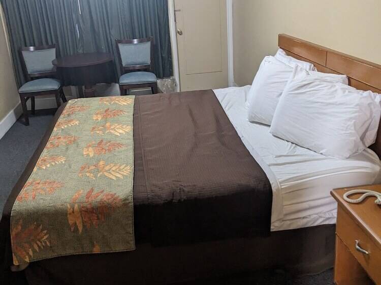 اتاق لوکس یک تخته, Rainbow Motel