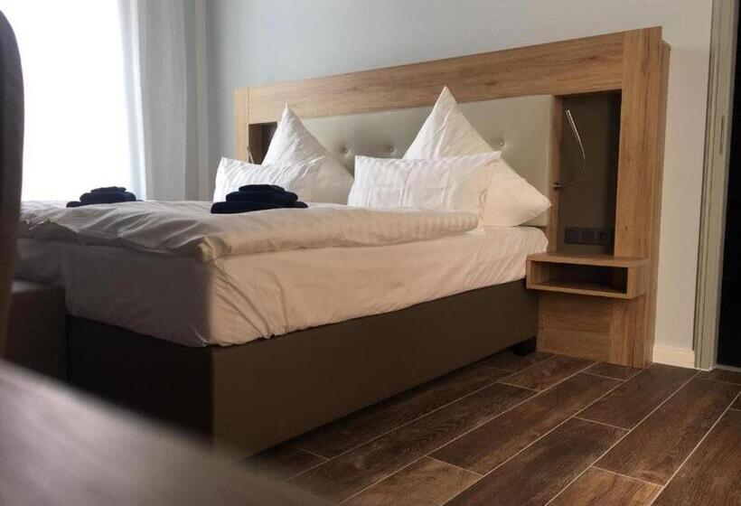 إستوديو ديلوكس, Stayhome Tossens