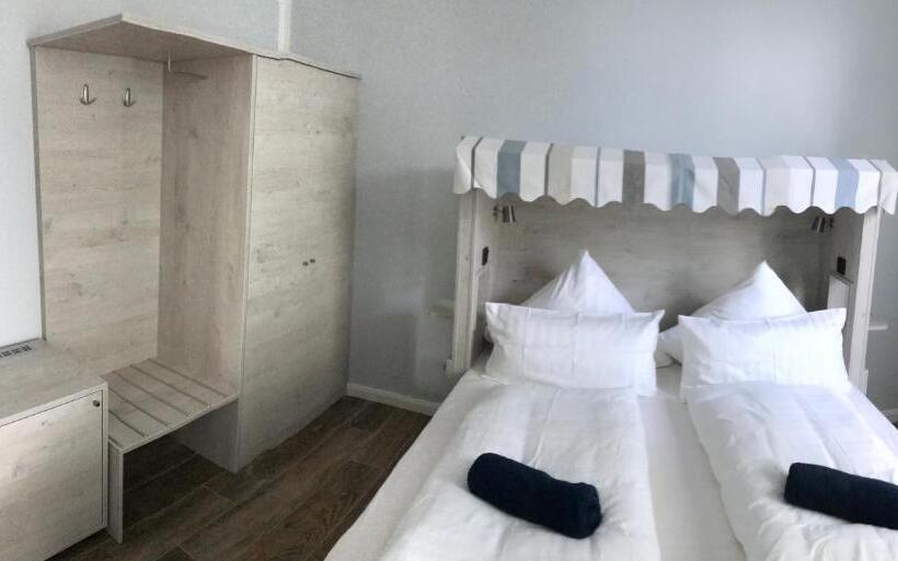 إستوديو ديلوكس, Stayhome Tossens