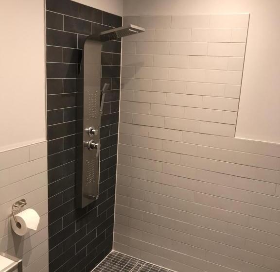 סטודיו דלוקס, Stayhome Tossens