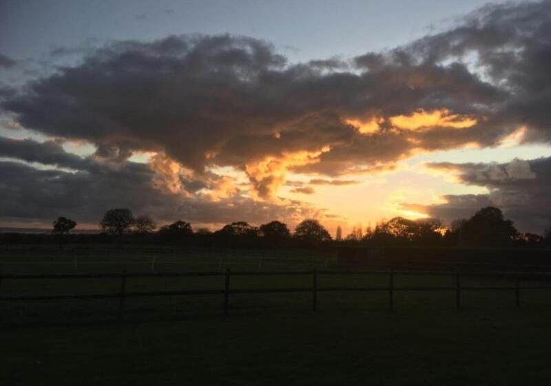 オーシャンビューファミリールーム, La Bretonniere