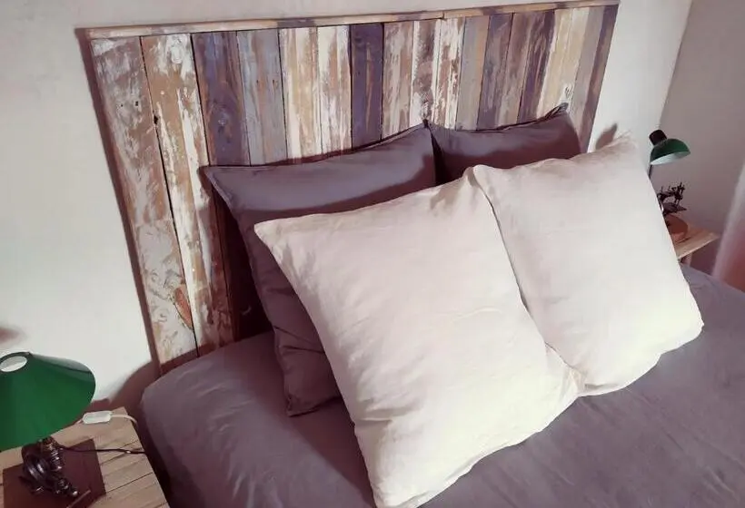 スタンダードルーム, Une Chambre En Luberon