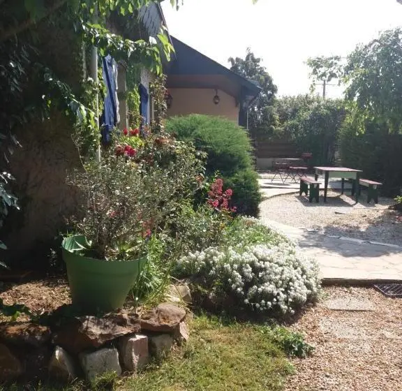 ２ベッドルームハウス, Les Mouettes 1 Gite Ou 4 Chambres D Hote, Jardin ,bords De Loire