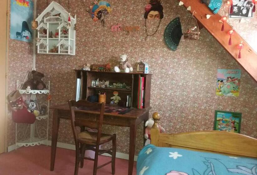 جناح عائلي, Les Mouettes 1 Gite Ou 4 Chambres D Hote, Jardin ,bords De Loire