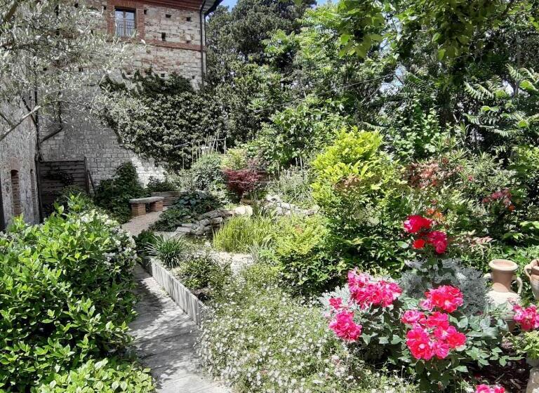 غرفة قياسية مطلّة علي الحديقة, Il Giardino Del Borgo
