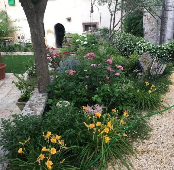 غرفة قياسية مطلّة علي الحديقة, Il Giardino Del Borgo