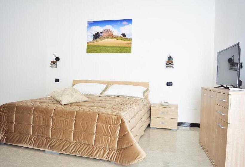 חדר משפחתי, La Gravina