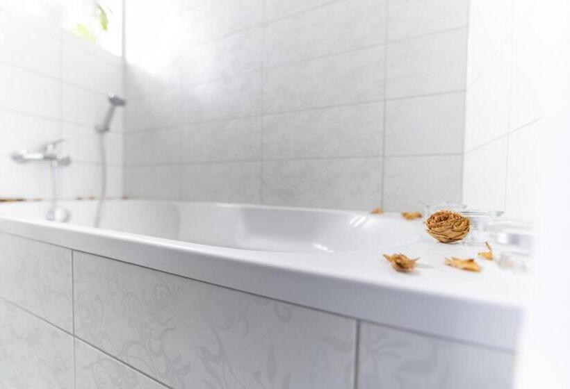 带阳台的豪华间, Penzión Pod Brezami