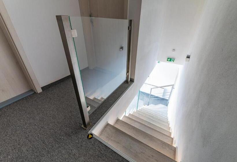 带露台的高档房间, Penzión Pod Brezami