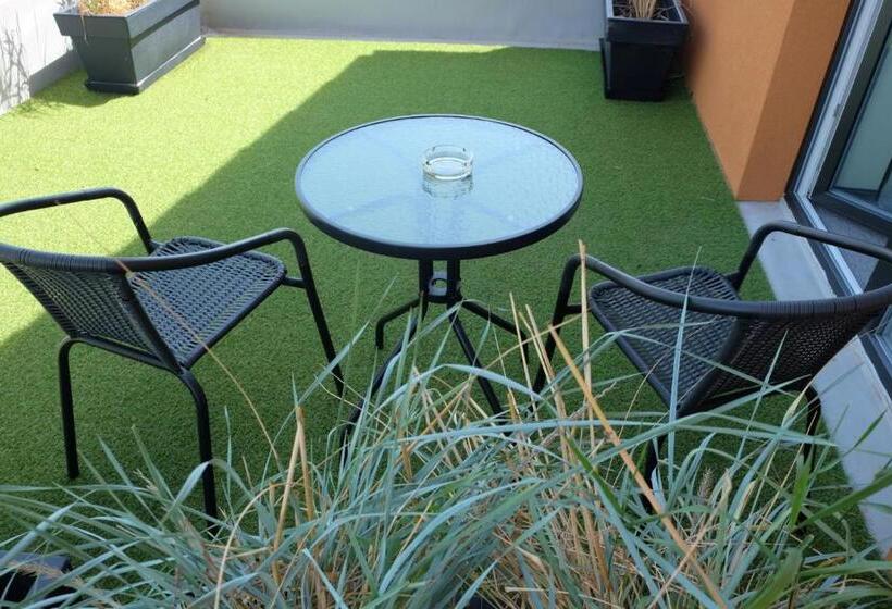 带露台的高档房间, Penzión Pod Brezami