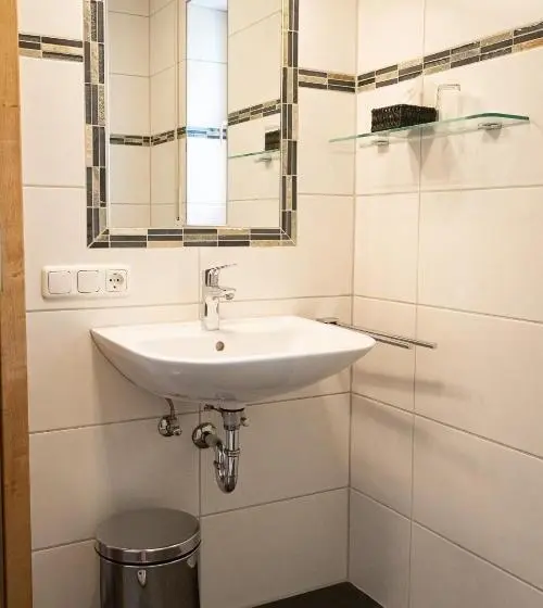 Quarto Estandar Individual, Pension Sengmüller