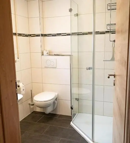 Quarto Estandar Individual, Pension Sengmüller