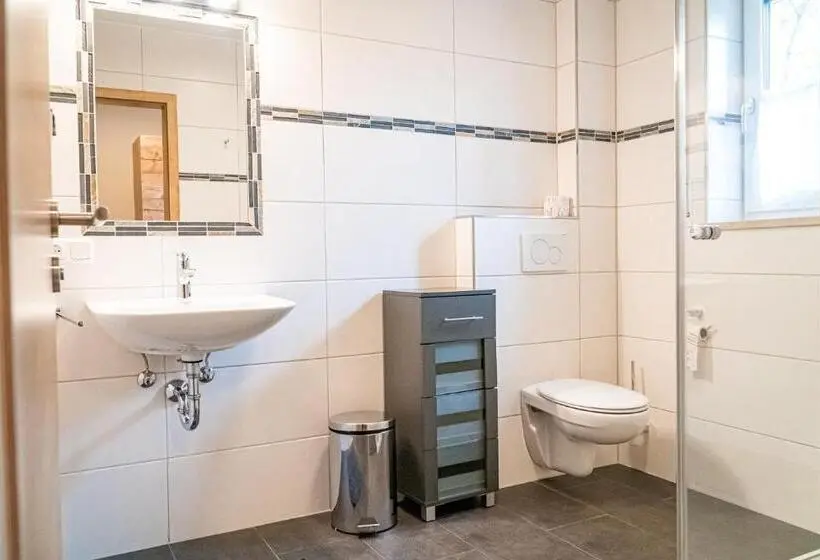 Quarto Estandar, Pension Sengmüller