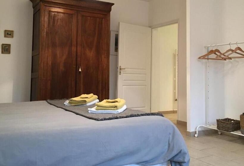 带大床的标准间, La Fedrie