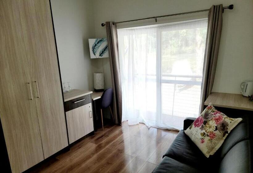 מיטת קינג בסוויטה, Merry Mary