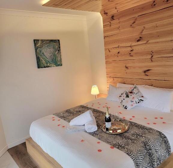 מיטת קינג בסוויטה, Merry Mary