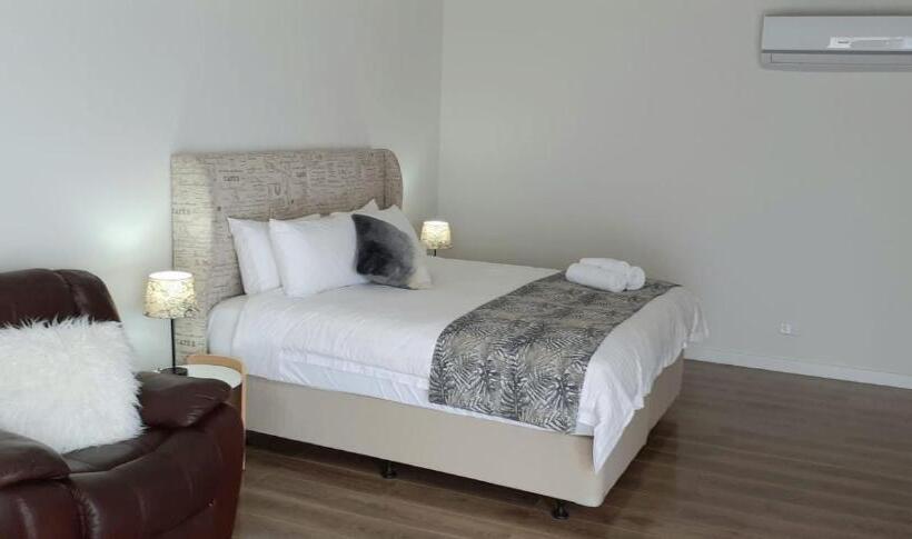 מיטת קינג בסוויטה, Merry Mary