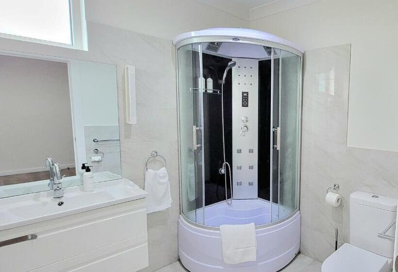 סוויטה משפחתית, Merry Mary