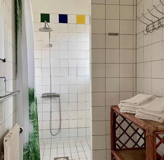 バス共有のスタンダードルーム, Hemmet Simrishamns Vandrarhem Och B&b
