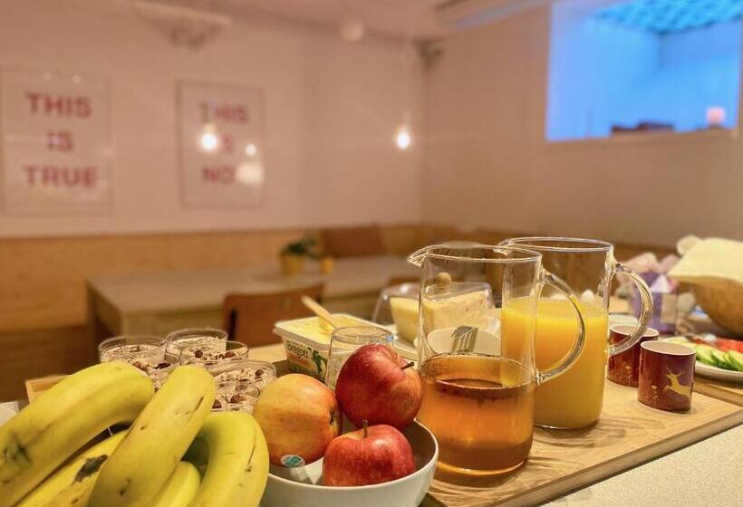 バス共有のスタンダードルーム, Hemmet Simrishamns Vandrarhem Och B&b