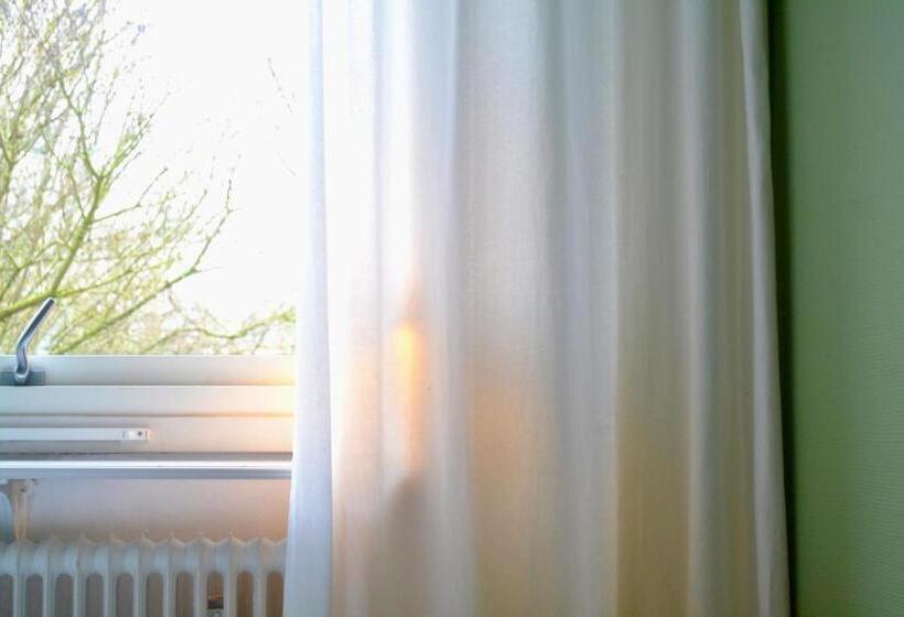 バス共有のスタンダードルーム, Hemmet Simrishamns Vandrarhem Och B&b