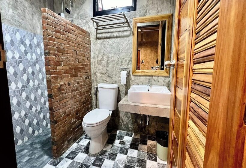 标准间, Nan Arena Place