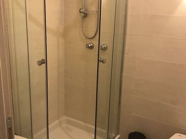 דירת שני חדרים, Albergo Battelli