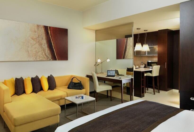 استودیو ساده, Centro Sharjah