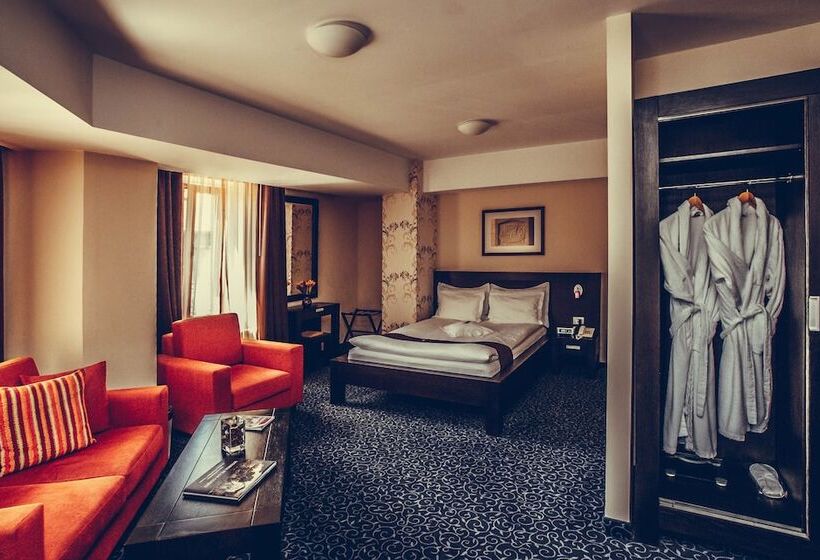 高级套房, Cherica