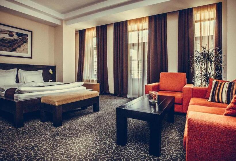 高级套房, Cherica