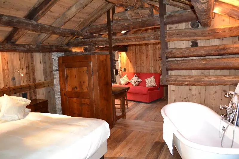 سوییت جونیور لوکس, Du Grand Paradis 1899 Auberge Boutique