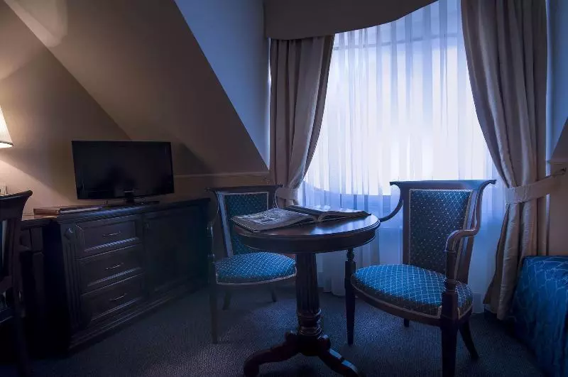 اتاق استاندارد یک نفره, Grand Sal