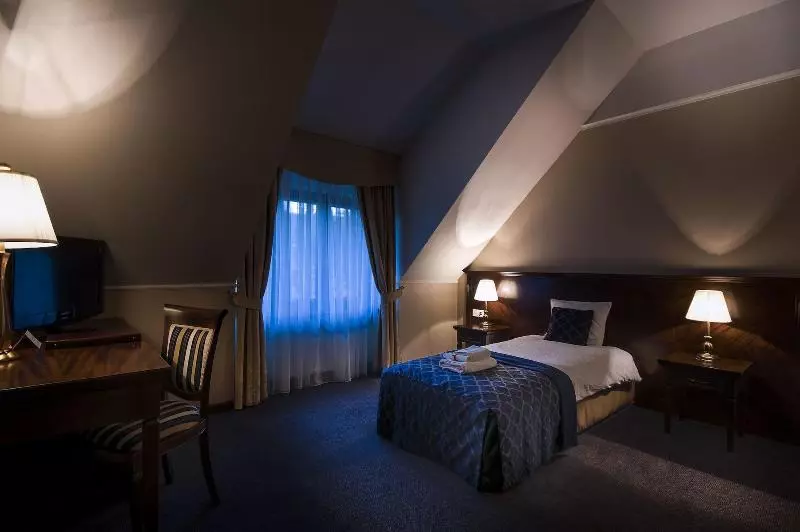 اتاق استاندارد یک نفره, Grand Sal