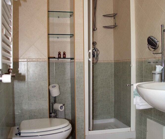 اتاق اکونومی, Grazia