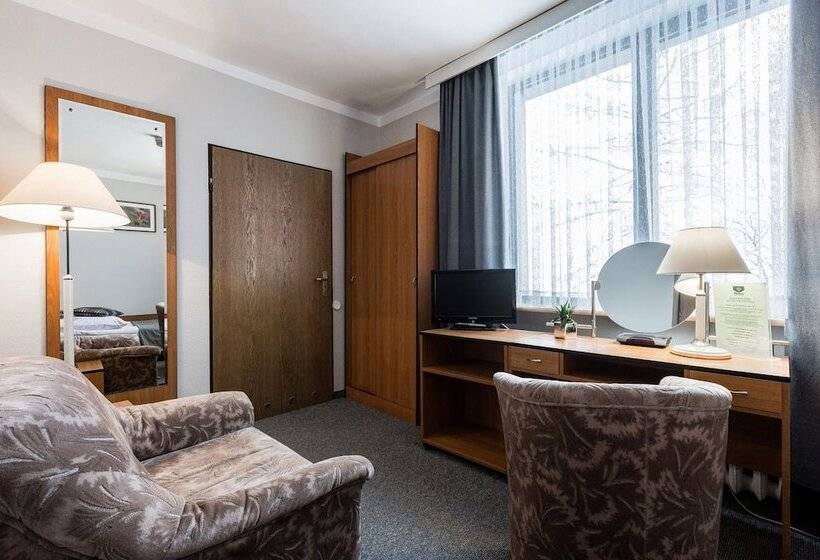 اتاق استاندارد یک نفره, Helios