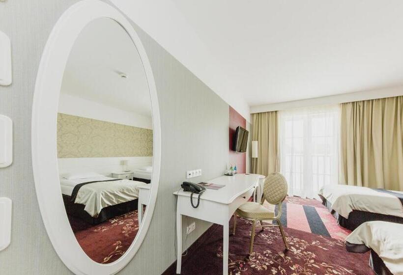 غرفة قياسية, Lamberton