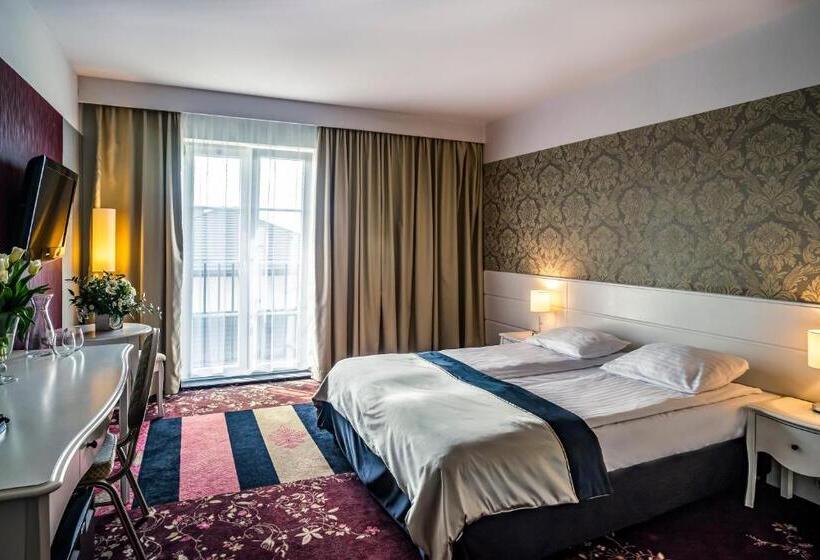 غرفة ديلوكس, Lamberton