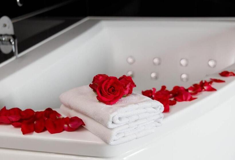 غرفة قياسية مزوَّدة بجاكوزي, Lamberton