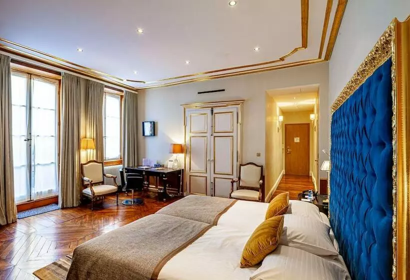اتاق اجرایی, Le Place D Armes   Relais & Châteaux
