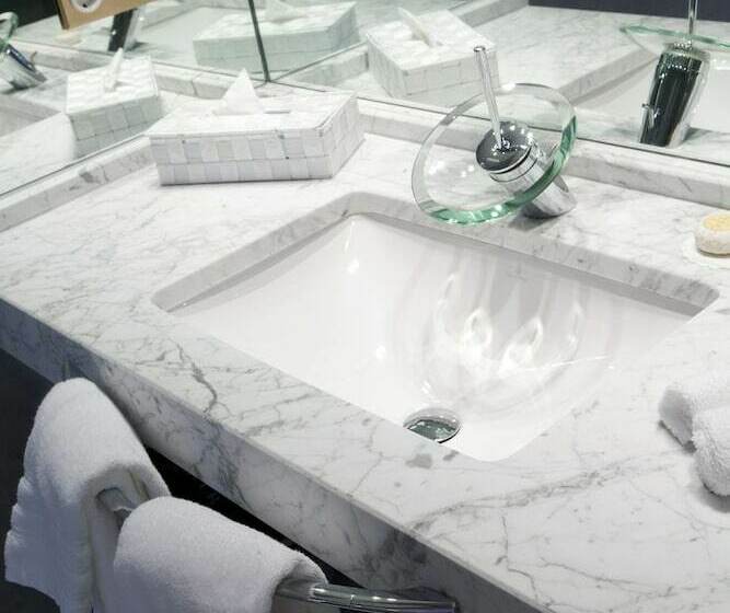 اتاق اجرایی, Le Place D Armes   Relais & Châteaux