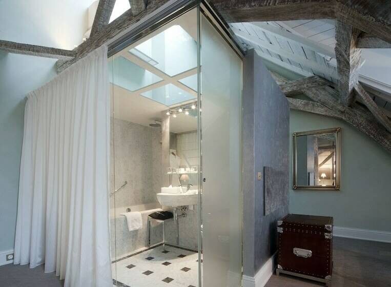 اتاق اجرایی, Le Place D Armes   Relais & Châteaux