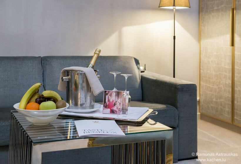 سوییت جونیور, Le Place D Armes   Relais & Châteaux