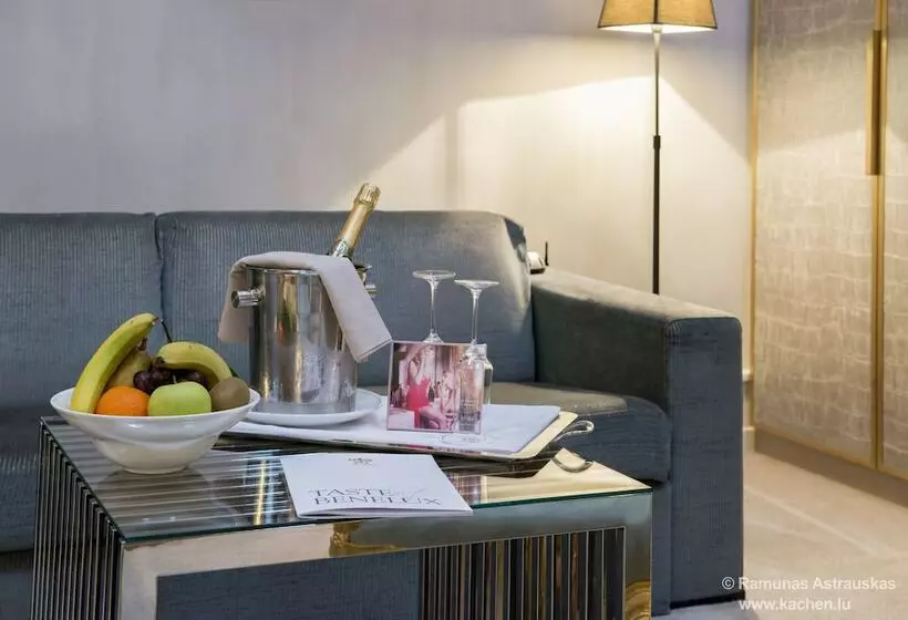 سوییت جونیور, Le Place D Armes   Relais & Châteaux