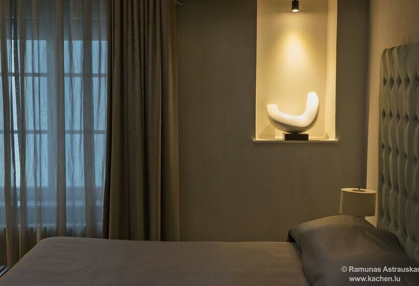 سوییت جونیور, Le Place D Armes   Relais & Châteaux