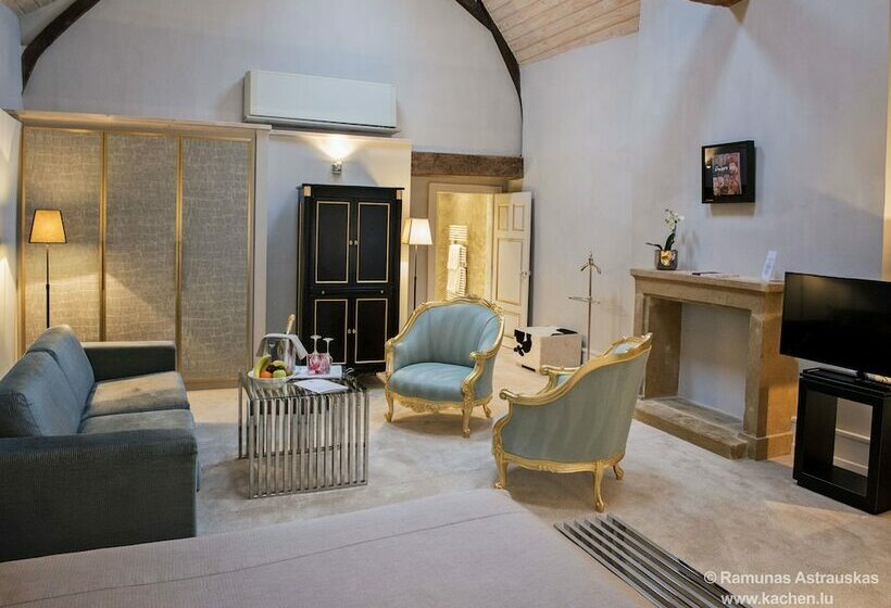 سوییت جونیور, Le Place D Armes   Relais & Châteaux